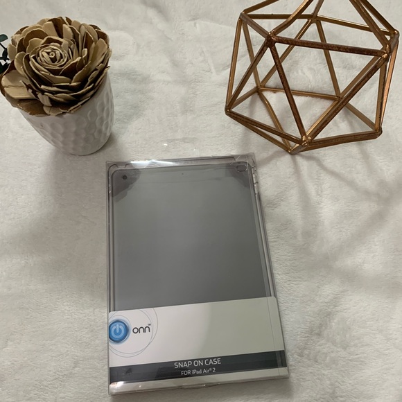 Onn Ipad Air 2 snap on case (not an apple product) - Picture 1 of 3